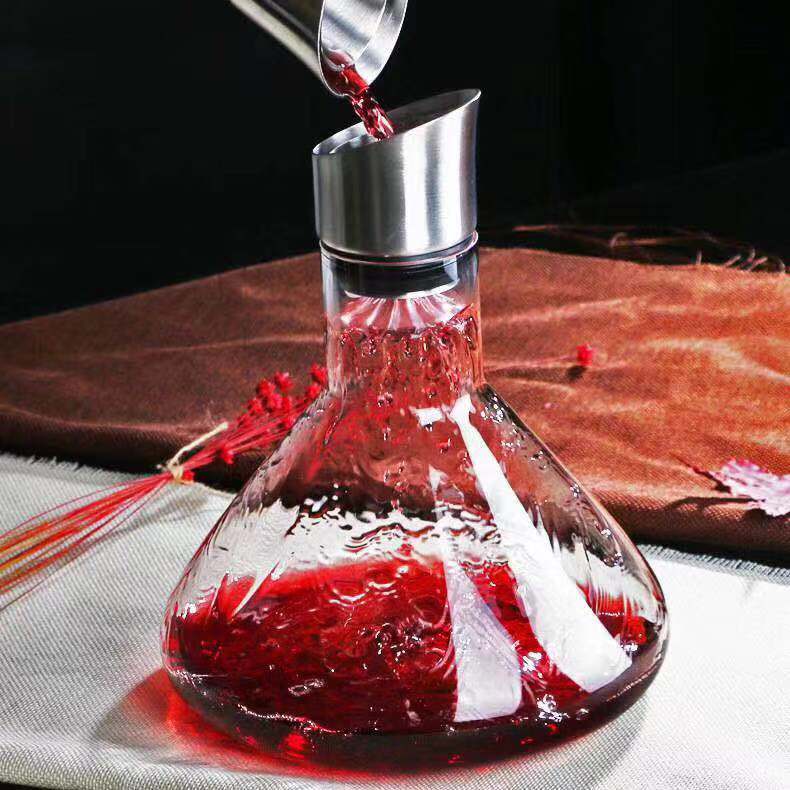 導致東莞紅酒醒酒器變形的原因分析與防控